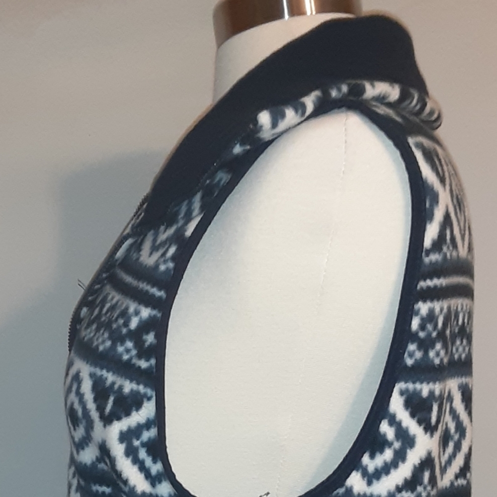 American living medium fleece vest Aztec print Blue White Outerwear Sleeveless - Picture 3 of 6